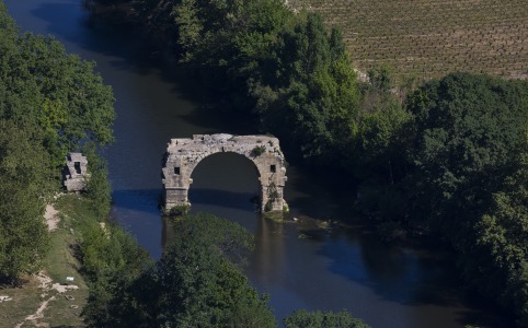 500 x 300 Le pont Ambroix ©Goproduction
