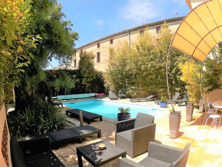 664387_chambre-hote-carcassonne-piscine-1