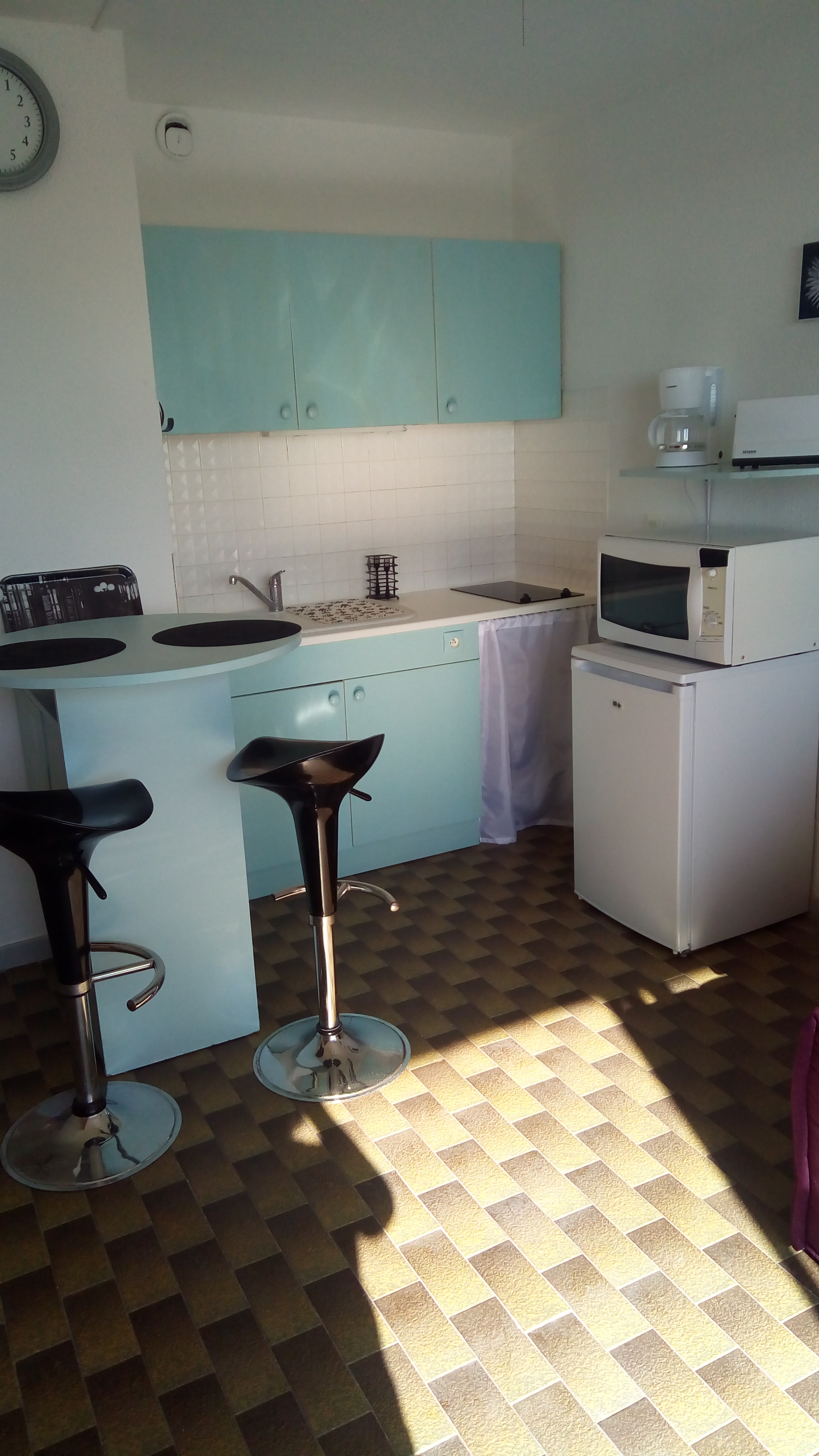 HLO-STUDIO 2 ETOILES-CARNON-MME JENNEQUIN MARIE-CHRISTINE-COIN CUISINE
