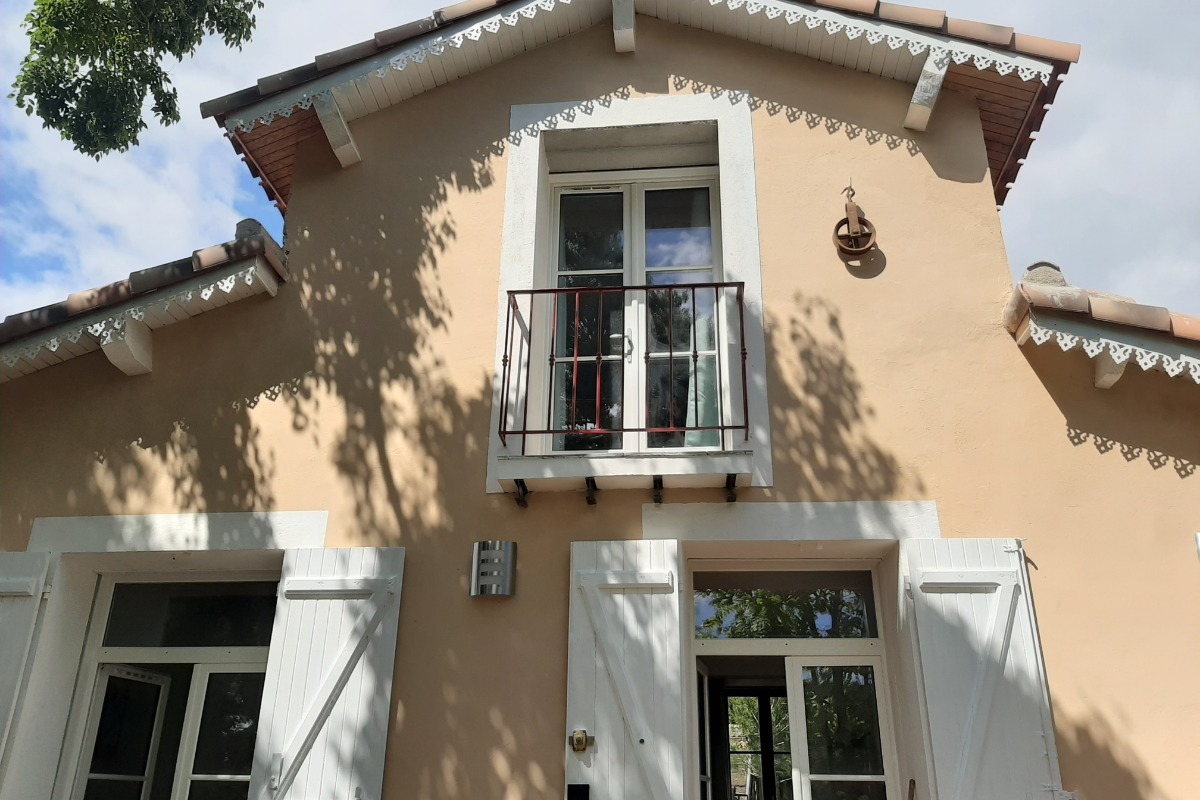 HLOLAR034NO10158_1