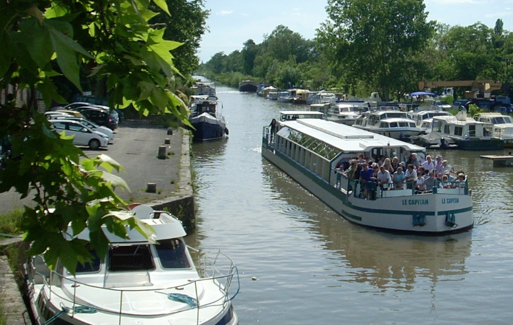 Les Bateaux du Soleil à Agde Croisières sur le Canal du Midi