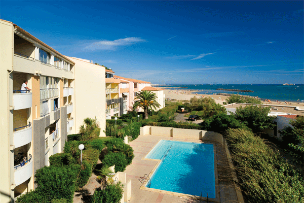 Résidence Savanna Beach - Les Terrasses de Savanna - Vue sur la piscine et sur la mer